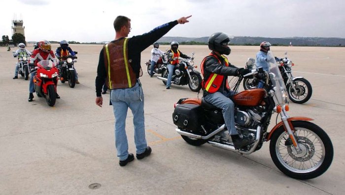 Motorcycle class mp instruction permit is valid for 1 year